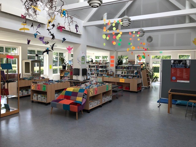 Billy ged Mansion Kalksten Skolens bibliotek | Starup-Øsby Skole og Børnehus